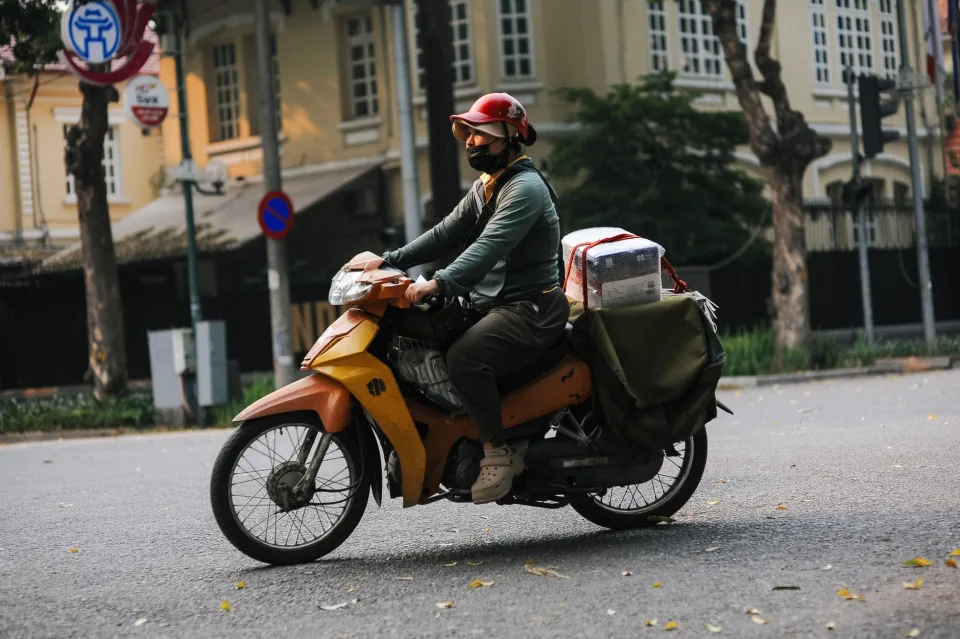 Xe sau khi dọn nội thất — ghế sạch, khoang xe thơm tho — trước